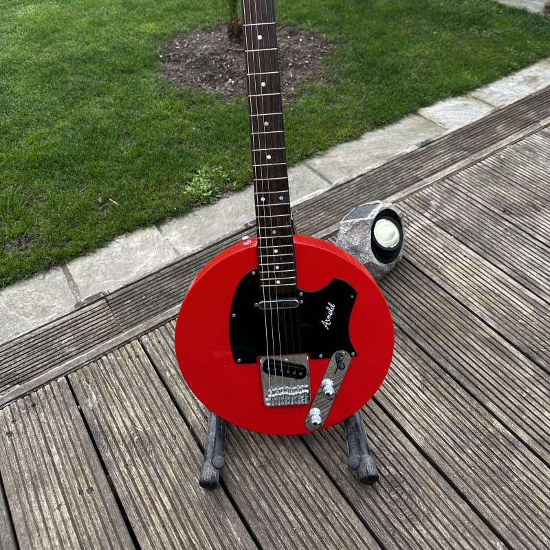 2024 Arnold Banjo Red - £245 new Guitar