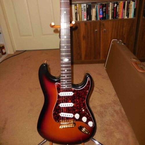 1997 Fender '97 Collector's Edition Stratocaster 3 Color Sunburst -        Stratocaster