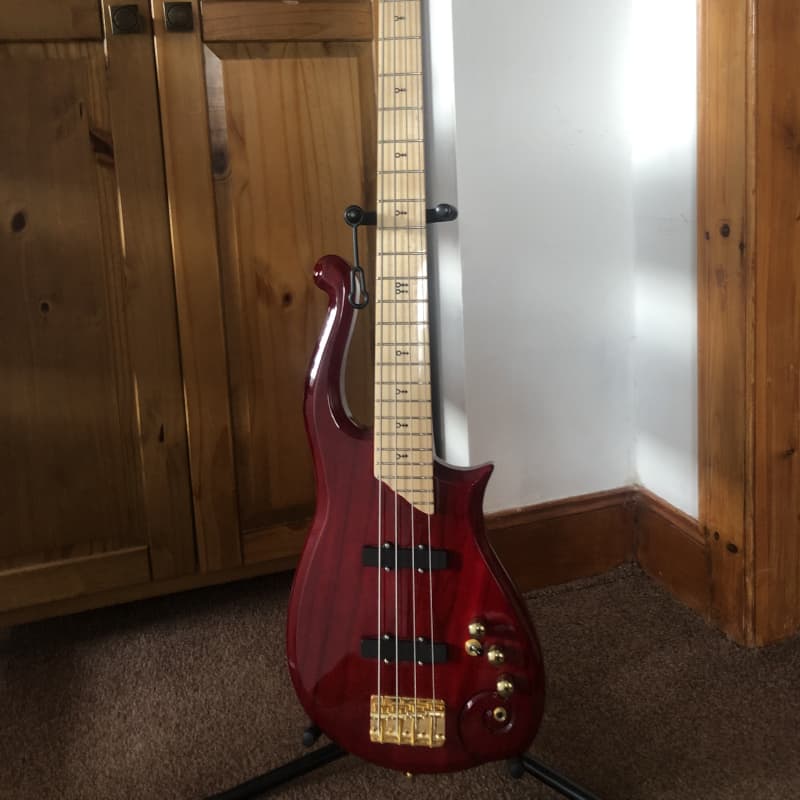 2022 No Brand Cloud Translucent red - £345 used Guitar