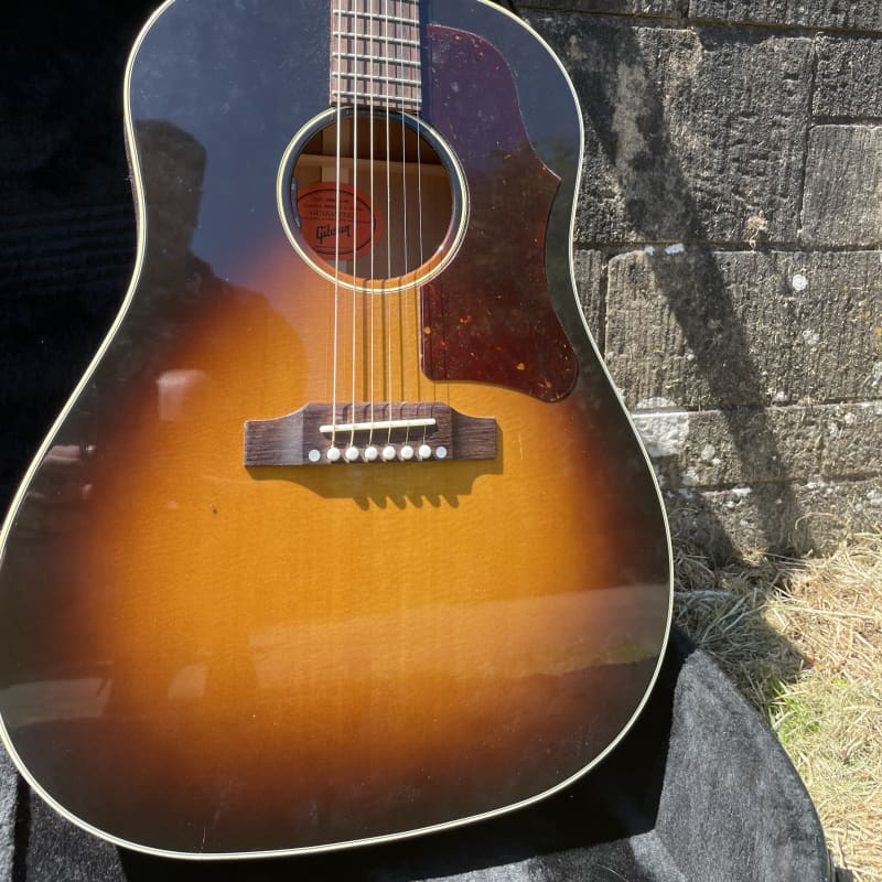 Gibson J45 Vintage sunburst - £2000 used Guitar