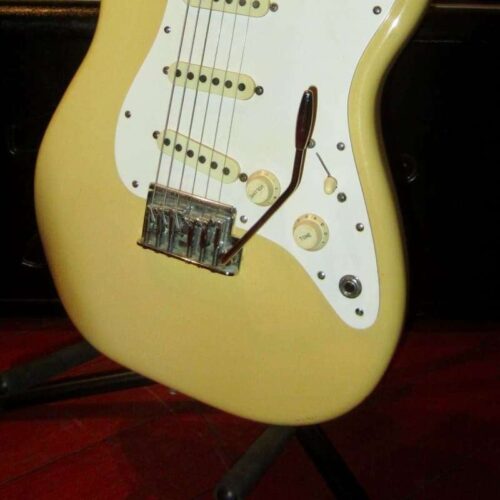 1983 Fender Stratocaster White -        Stratocaster