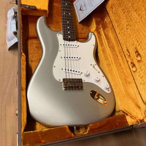 1993 - Present Fender Custom Shop Robert Cray Stratocaster Inc... -       Custom Shop Stratocaster