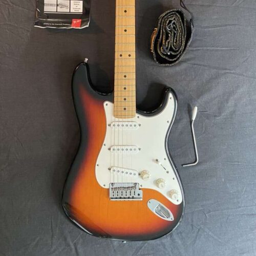 1995 - 1997 Fender American Standard Stratocaster with Maple F... -        Stratocaster