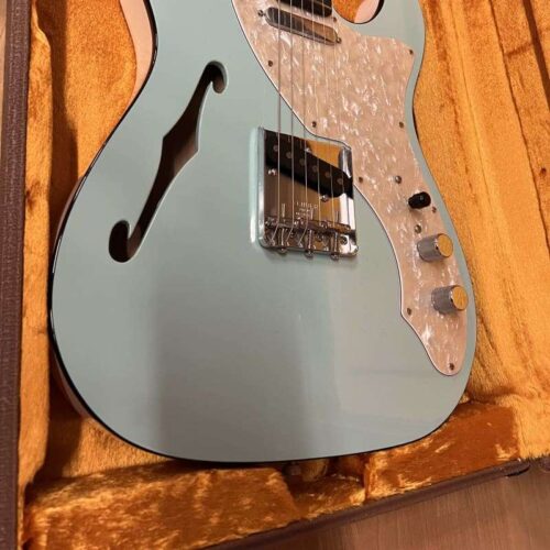 2019 - 2020 Fender Two-Tone Thinline Telecaster Daphne Blue -        Telecaster