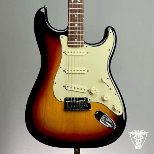 2004 - 2010 Fender American Deluxe Stratocaster with Rosewood ... -        Stratocaster