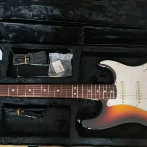 2000-2010 Fender Stratocaster 3T Sunburst -        Stratocaster