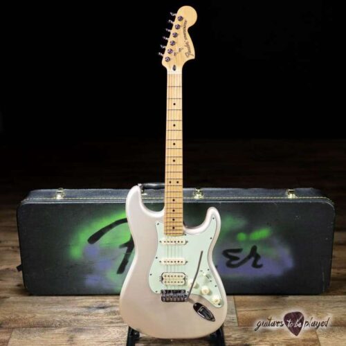 2021 Fender Deluxe Stratocaster Blizzard Pearl -        Stratocaster