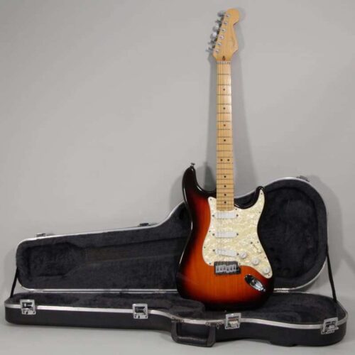 1997 Fender Stratocaster Plus Deluxe Sunburst -        Stratocaster