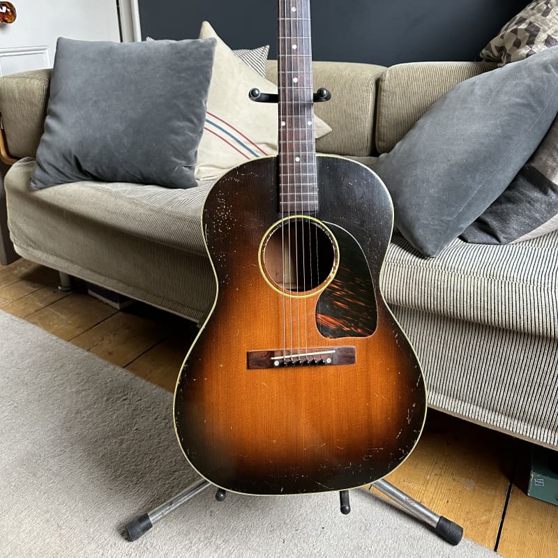 1951 Gibson LG2 Sunburst - £5650 used Guitar