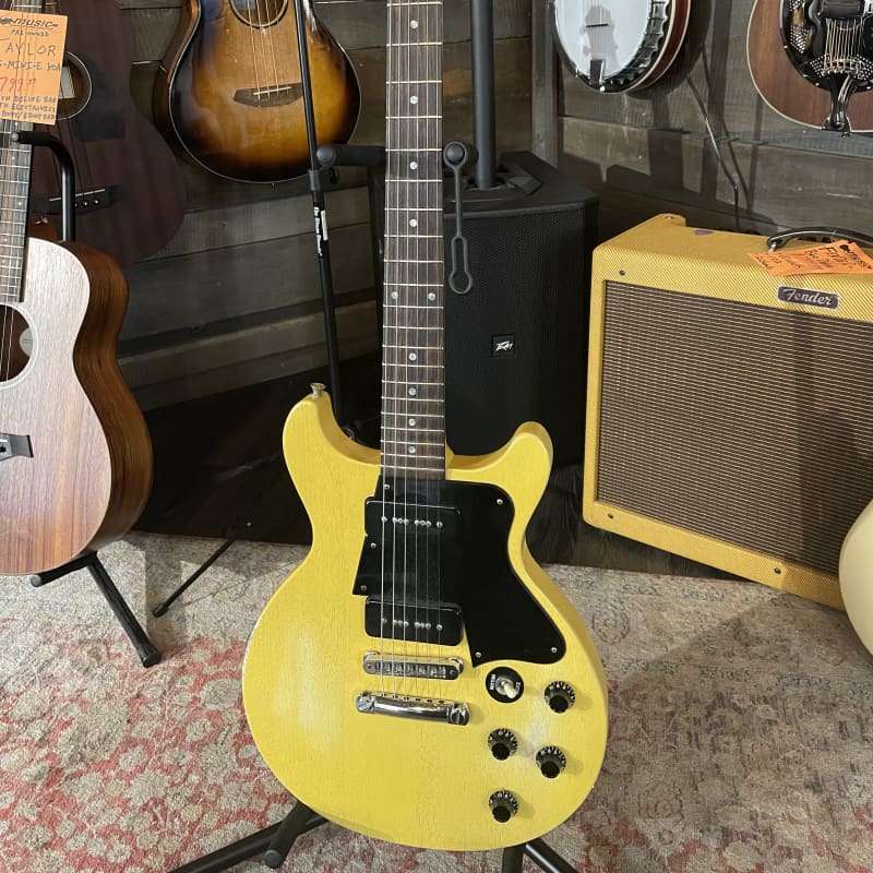 2008 Gibson Les Paul Worn Yellow –         Les Paul