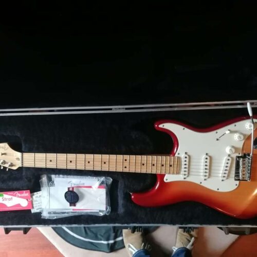 Fender Stratocaster Sunburst red -        Stratocaster