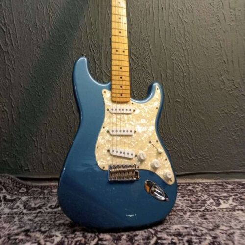 1998 Fender Deluxe Powerhouse Stratocaster Lake Placid Blue -        Stratocaster