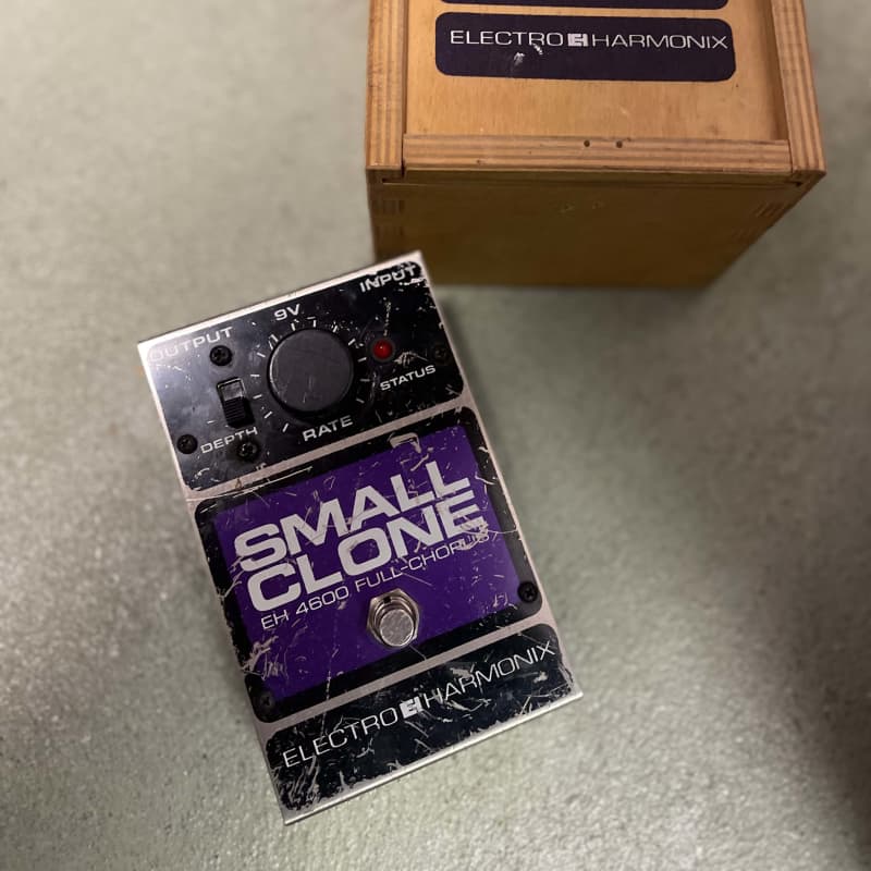 used Electro-Harmonix Small Clone EH4600 Full-Chorus Purple / Black - Effect Pedal