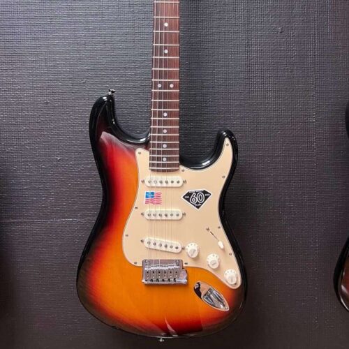 2006 Fender Stratocaster Sunburst -        Stratocaster