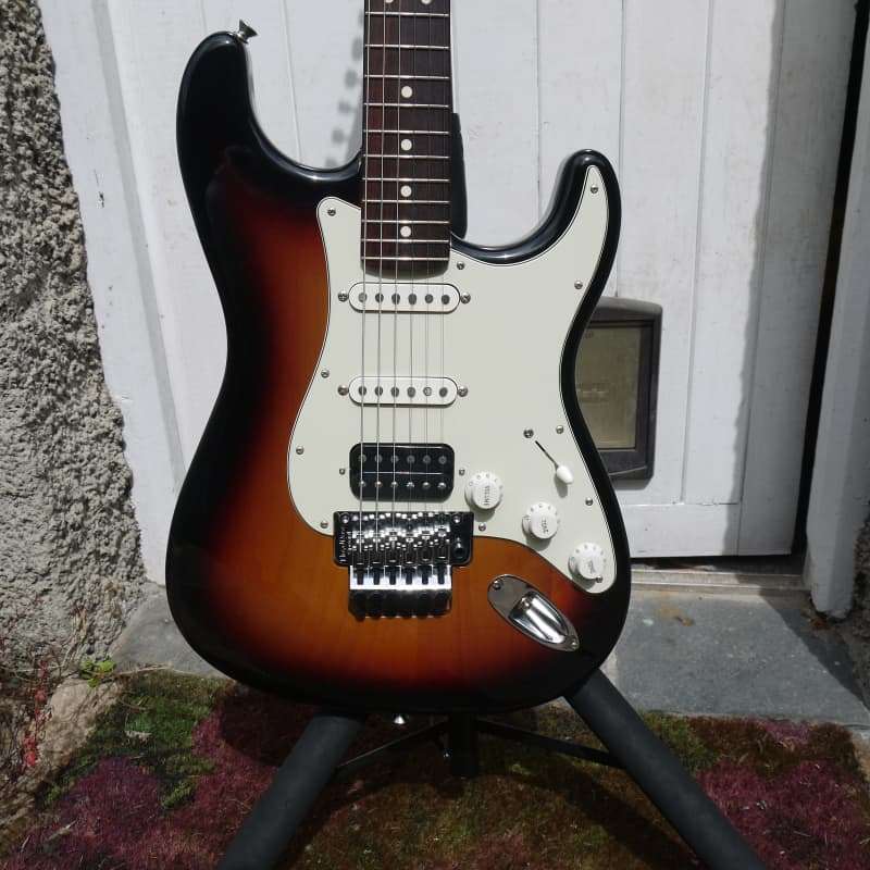 2023 Fender Stratocaster Sunburst –        Stratocaster