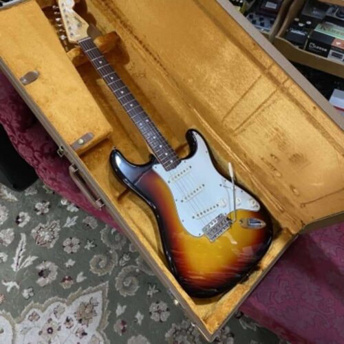 2013 - 2016 Fender American Vintage '65 Stratocaster 3-Color S... -        Stratocaster