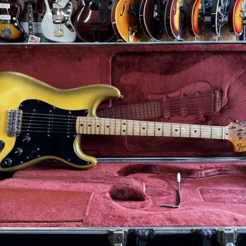 1978 - 1979 Fender Stratocaster with Maple Fretboard Antigua -        Stratocaster