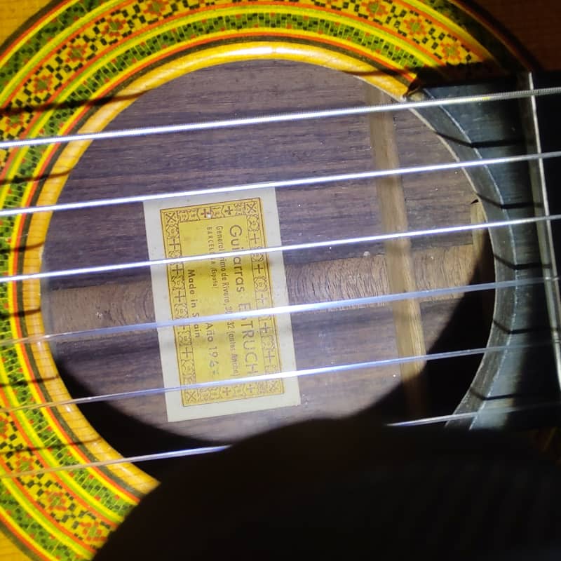 1967 Juan Estruch Yellow label Varnish - £800 used Guitar