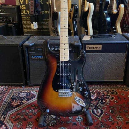 1990 - 1991 Squier Stratocaster Three Tone Sunburst -        Stratocaster