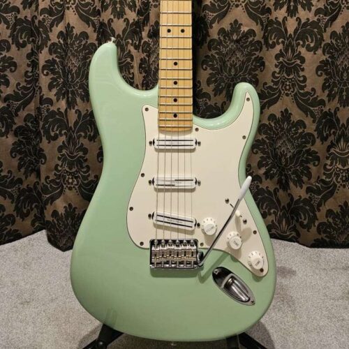 2013 Fender American Special Stratocaster with Maple Fretboard... -        Stratocaster