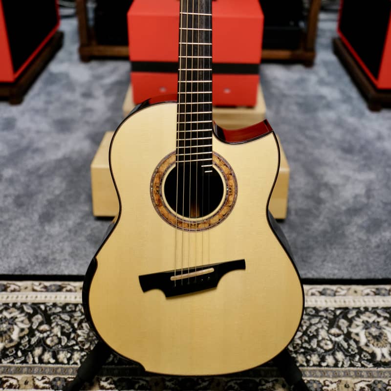 2022 Greenfield G1 Brand new - £33500 new Guitar