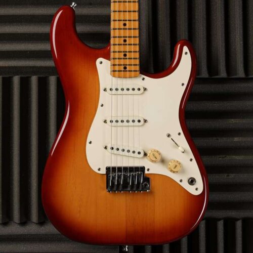 1983 - 1984 Fender Standard Stratocaster with Maple Fretboard ... -        Stratocaster