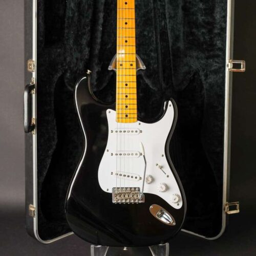 2004 Fender Stratocaster Black -        Stratocaster