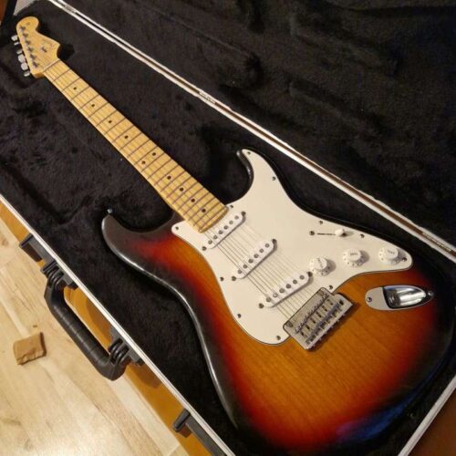 2006 - 2017 Fender Standard Stratocaster with Maple Fretboard ... -        Stratocaster