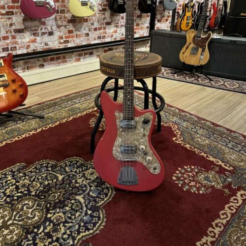 1950-1960 Egmond Typhoon bassguitar red vinyl -           Bass