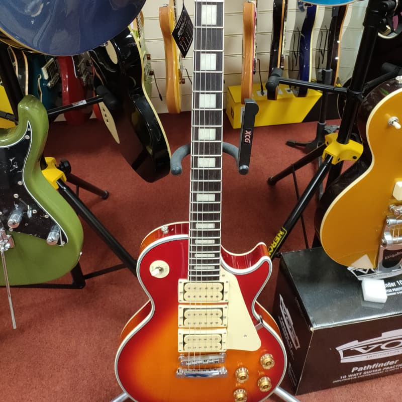 Burny RLC-60 AF Cherry sunburst - £400 new Guitar