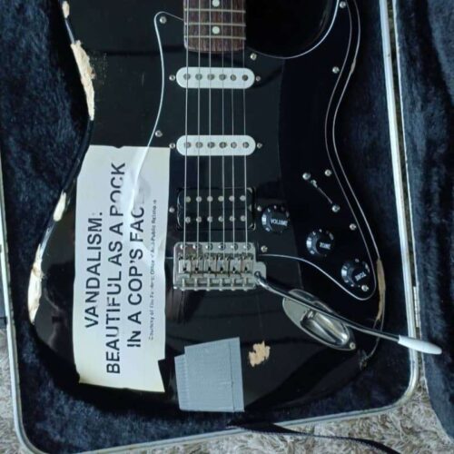 1993-94 Fender Kurt Cobain Vandalism Stratocaster Made in Japa... -        Stratocaster