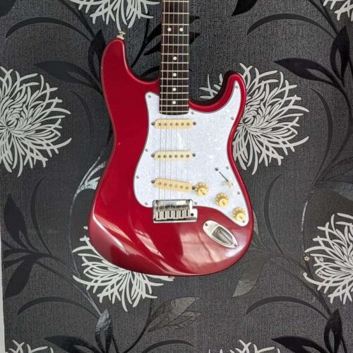 1991 Fender Stratocaster Candy Apple Red -        Stratocaster