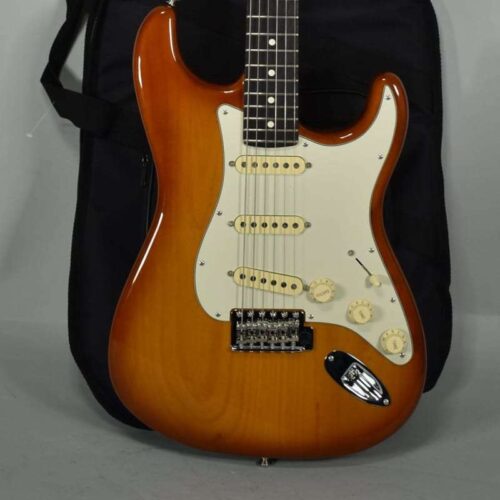 2022 Fender Stratocaster Honeyburst -        Stratocaster