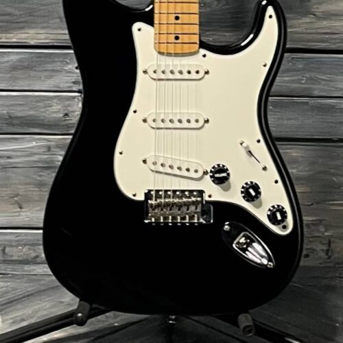 2001 Fender Stratocaster Black -        Stratocaster