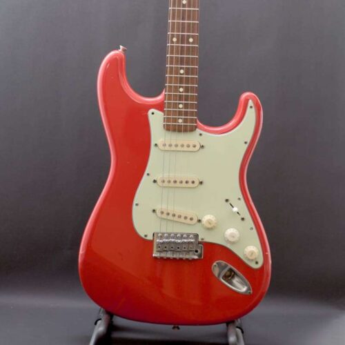 1984 - 1988 Squier MIJ Standard Stratocaster with Maple Fretbo... -        Stratocaster