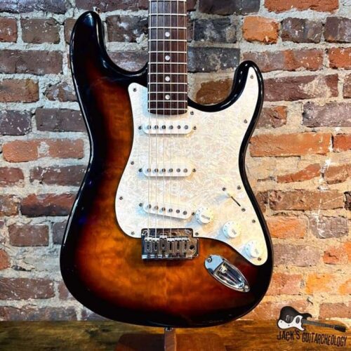 2013 Fender Modern Player Stratocaster Quilt Sunburst -        Stratocaster