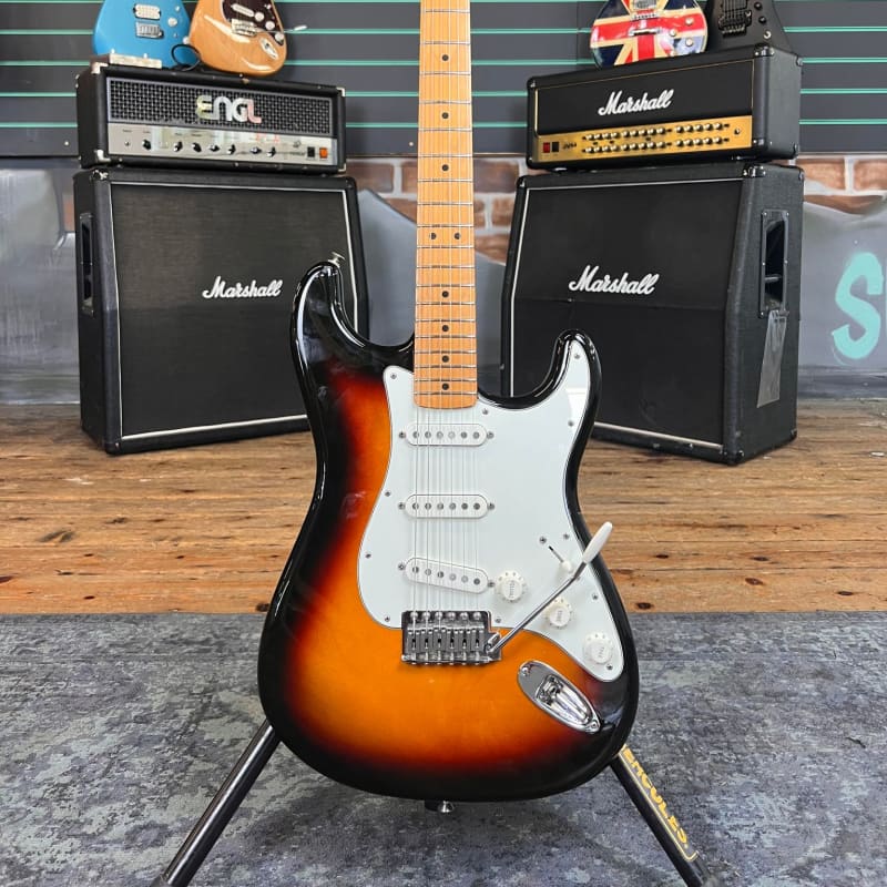 2010 Fender Deluxe Roadhouse Stratocaster Brown Sunburst - £650 used Guitar