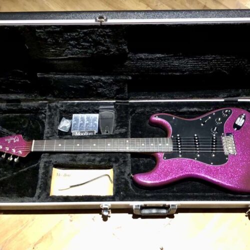 2015 Moollon Stratocaster Purple Sparkle -        Stratocaster