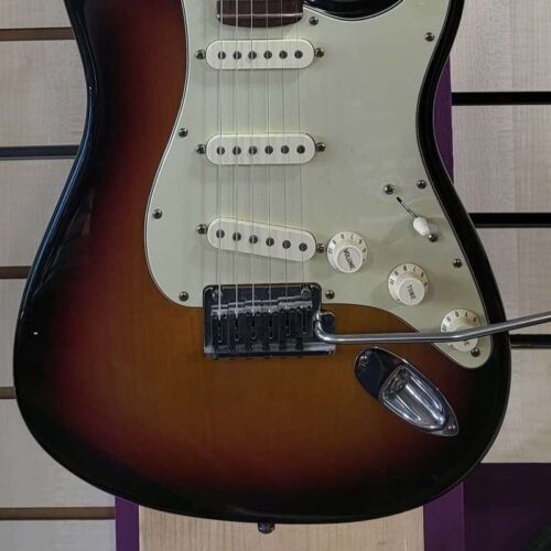 2007 Fender Stratocaster Deluxe Sunburst -        Stratocaster