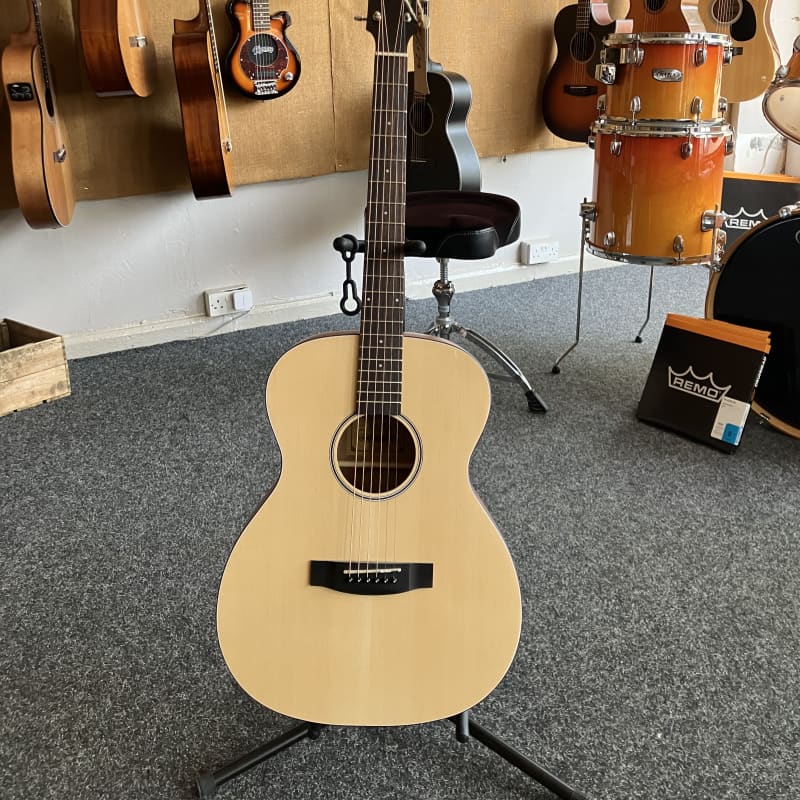 Aria 101 Matte Natural - £120 used Guitar