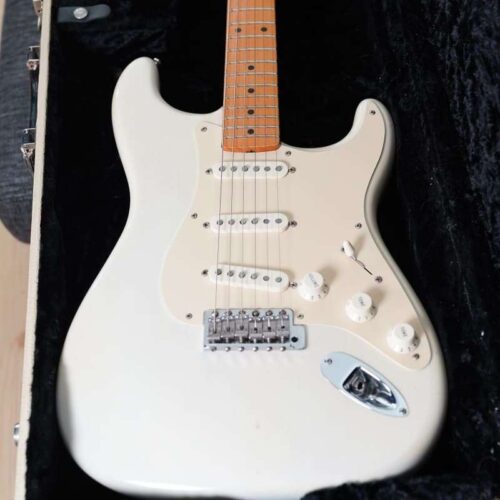 Fender Eric Johnson Stratocaster White -        Stratocaster