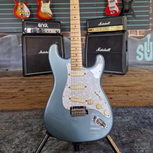 2018 Fender Deluxe Roadhouse Stratocaster Metallic Ice Blue - £675 used Guitar