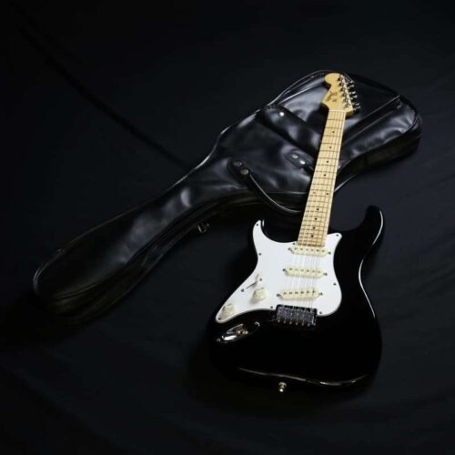 1991 - 1992 Fender STS-70LM Stratocaster Black -        Stratocaster