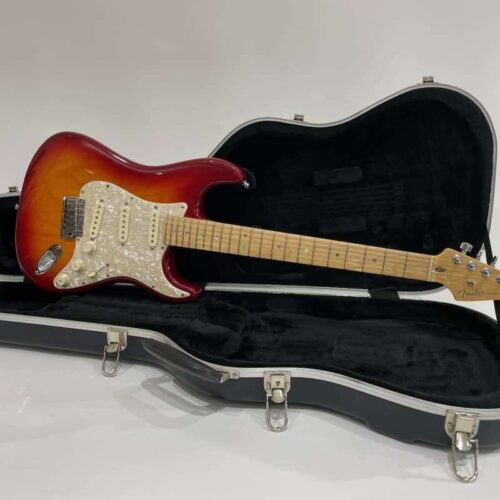 2004 - 2010 Fender American Deluxe Stratocaster Ash with Maple... -        Stratocaster