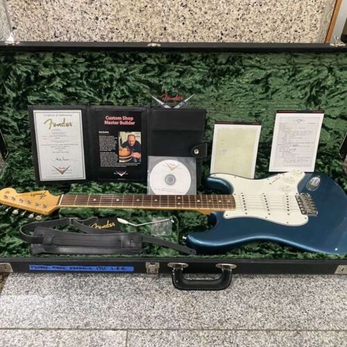 2004 Fender Stratocaster Lake Placid Blue -        Stratocaster