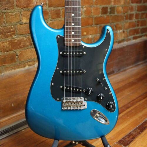 1984-1987 Fender Stratocaster Metallic Blue -        Stratocaster