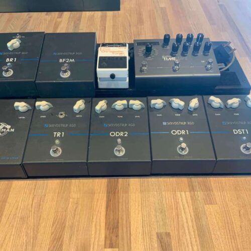 used 2000 s SKRYDSTRUP R&D Custom Pedal Board - Complete Grey - Effect Pedal