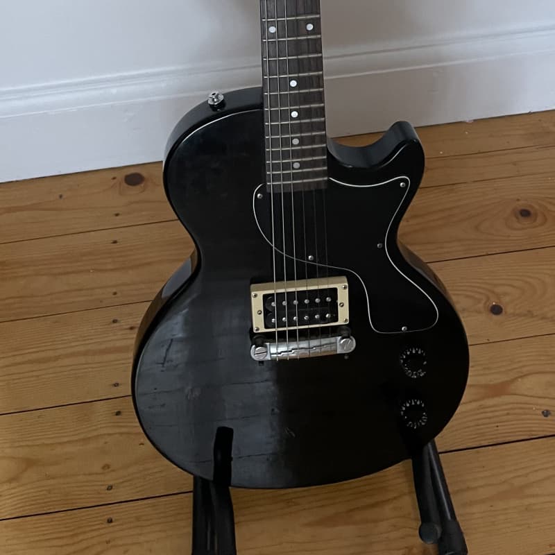 2006 - 2015 Epiphone Les Paul Junior Humbucker Ebony - £130 used Guitar