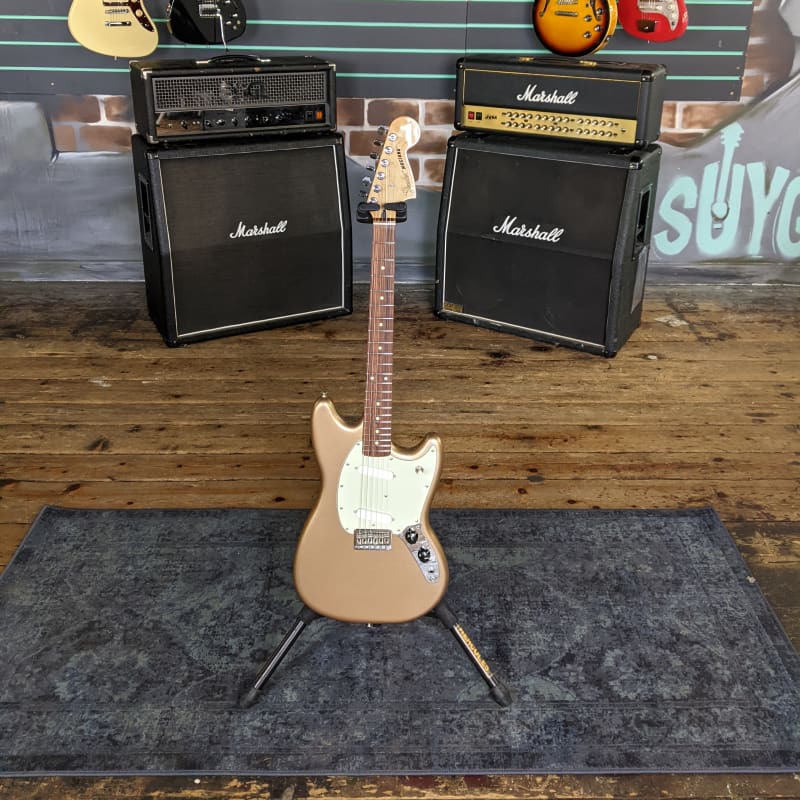 2021 Fender Player Mustang Firemist Gold – £560 used Guitar