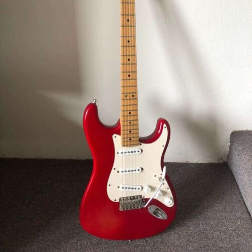 2002 - 2005 Fender Highway One Stratocaster with Maple Fretboa... -        Stratocaster